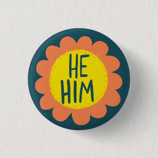 HE/HIM-pronouns Flower-Pride, styrt Knapp (Framsida)