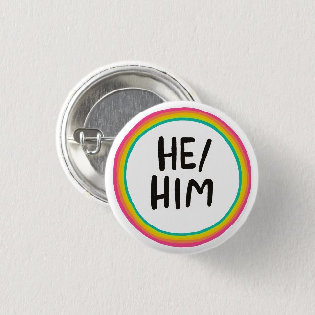 HE/HIM Pronouns Rainbow Bright Circle Ring Knapp (Framsida & baksida)
