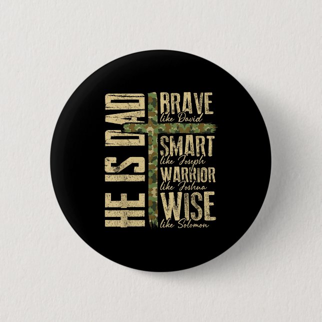 He Is Dad Camo Religious Father's Day Christian Da Knapp (Framsida)