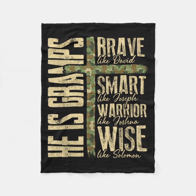 He Is Gramps Camo Religious Father's Day Christian Fleecefilt (Framsidan)