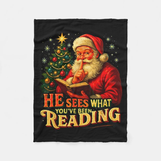 He Sees What You’ve Been Reading Santa Book Lover  Fleecefilt (Framsidan)