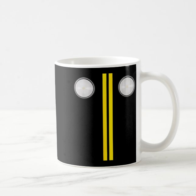 Headlights With Road Markings Funny Halloween Cost Kaffemugg (Höger)