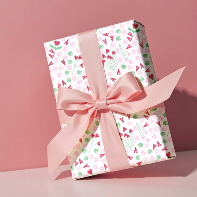 Heart Bloom Meadow on White – Pink & Red Valentine Presentpapper (Skapare uppladdad)