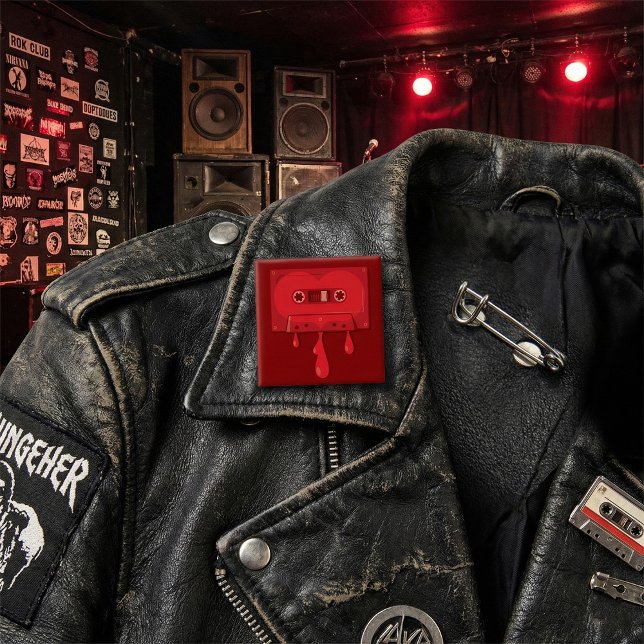 Heart Cassette Tape with Melting Drips Knapp (Skapare uppladdad)