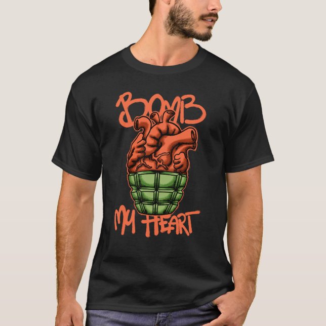 Heart Grenade streetwear  T Shirt (Framsida)