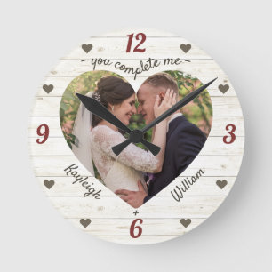 Heart Puzzle Bröllop Photo You Complete Me Rustic Rund Klocka