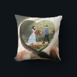 Heart Puzzle Dekorativ kudde - Romantic Home Accen<br><div class="desc">Lägg till lite romantik i din livsmiljö med det här hjärtpusslet dekorativ kudde. Perfekt för bröllop, årsdagar, Alla hjärtans dag, eller bara för att uttrycka kärlek i din dekoration, visar den här kudden en charmig och hjärtfull design. Med en mjuk, tålig väv är den bekväm och snyggt, skapar den som...</div>