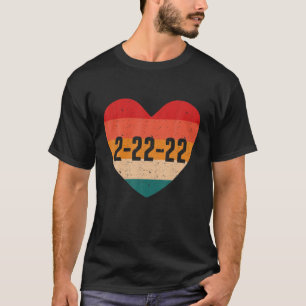 Heart Retro Lycklig Twosday 2022 Februari 2022 - 2 T Shirt