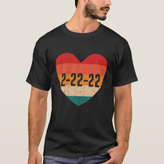 Heart Retro Lycklig Twosday 2022 Februari 2022 - 2 T Shirt