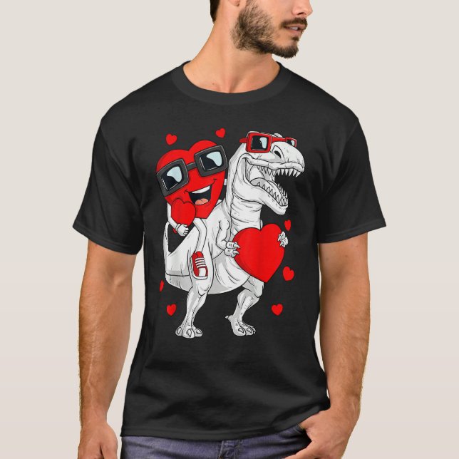 Heart Riding Dinosaur Rex  Valentines Day Boys Kid T Shirt (Framsida)