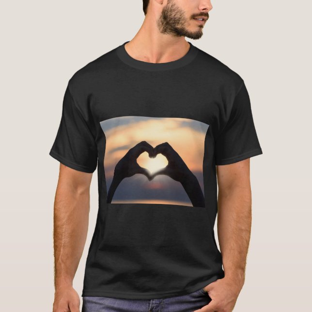Heart – Symbol of Love and Emotion T-Shirt (Framsida)