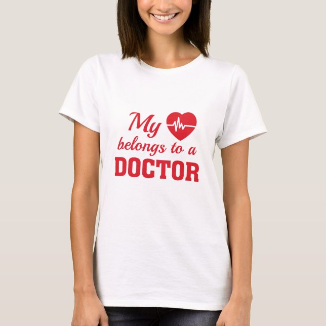 Heart Tillhör Doktor T Shirt (Framsida)