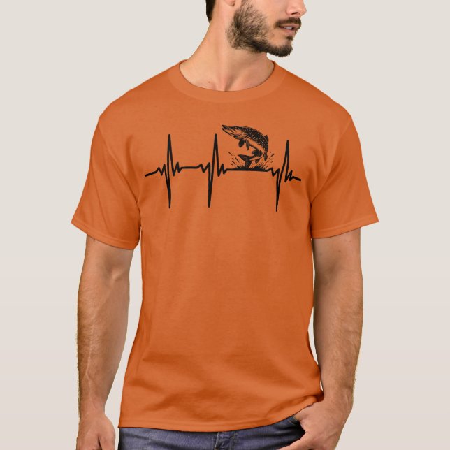 Heartbeat For Pikefish And Predator Sport Fishing  T Shirt (Framsida)