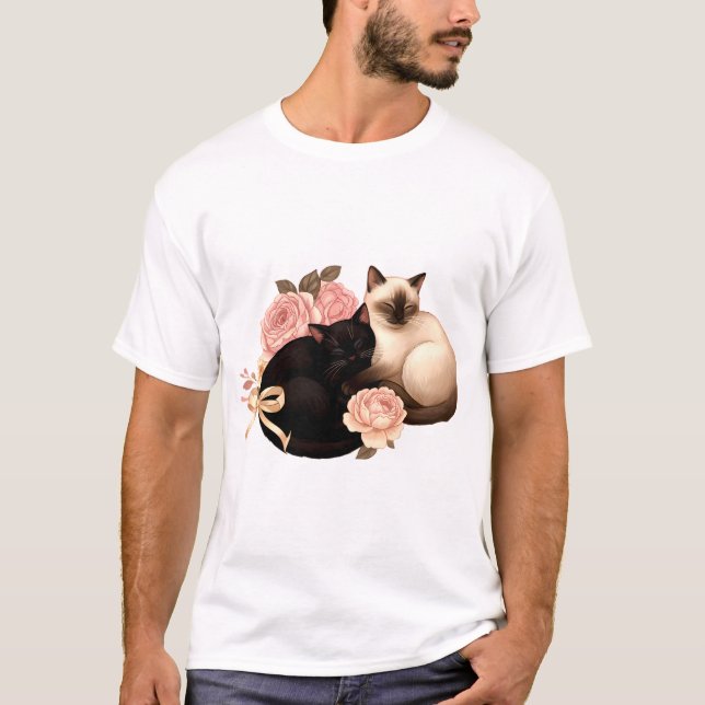 Heartbound: Siameser & Svarta Katter i Blomning T Shirt (Framsida)