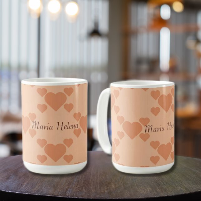 Hearter Peach Fuzz eget namn eller egen text Kaffemugg (Peach Hearts Mug with custom name: Maria Helena. Multilingual Project.)
