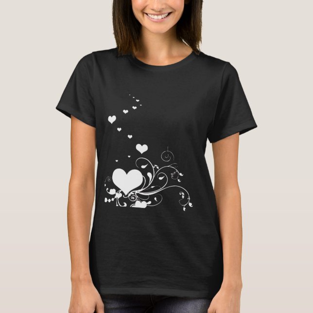 Hearts And Elegant Curling Flourishes Minimal T Shirt (Framsida)