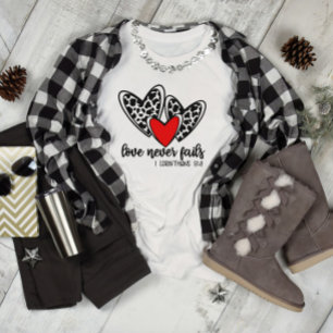 Hearts Kärlek Misslyckas aldrig T Shirt