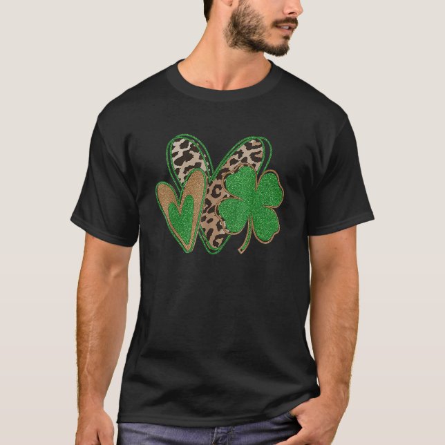 Hearts Leopard Irish Shamrock Happy St Patricks Da T Shirt (Framsida)