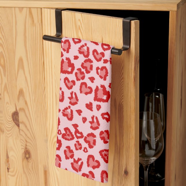 Hearts Leopard Mönster in Red på  Kökshandduk (Thirds Fold)