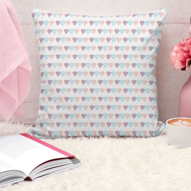 Hearts Mönster Rosa Blue Lila Kudde (A pretty pillow with pink, blue and purple hearts)