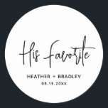 Heather Elegant Black White Minimal Modern Bröllop Runt Klistermärke<br><div class="desc">Moderna bröllopsklistermärken med en enkel design med "Hans Favorite" i en elegant-manustypografi tillsammans med ditt namn- och bröllop-datum i ett minimalistiskt sans serif-teckensnitt. All inslag är i svartvitt. En chic för stil i bröllop. De här anpassningsbarna är underbara för att man ska kunna lägga på triomens favoritgodis eller snacks som...</div>