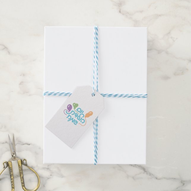 Hebreiska Grattis på födelsedagen med ballonger Presentetikett (Med Snöre)