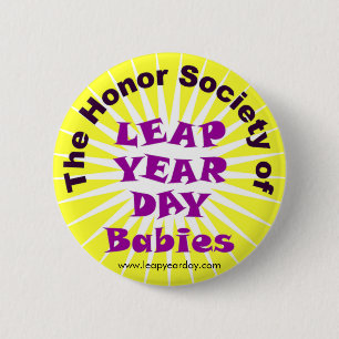 HEDERSAMHÄLLE AV SKOTTÅRDAGBABYAR KNAPP