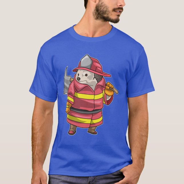 Hedgehog Firefighter Ax Fire Department T Shirt (Framsida)