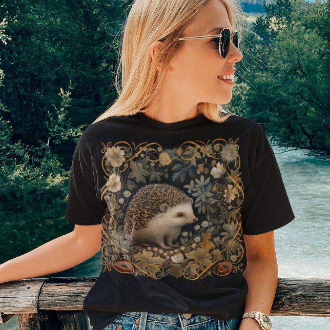 Hedgehog i Forest William Morris stil T Shirt (Skapare uppladdad)