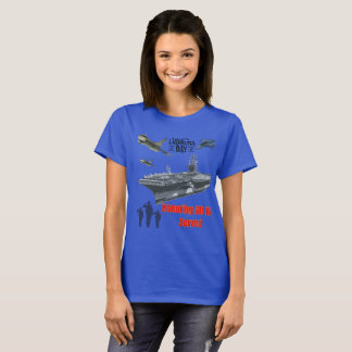 Hedrar mäktig militärblå t shirt
