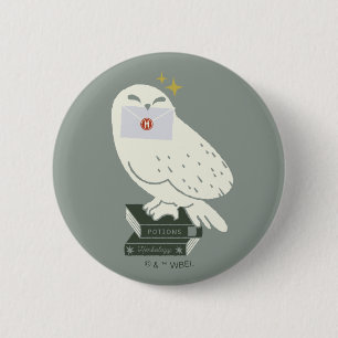 Hedwig Med Brev Nyckfull Teckning Knapp