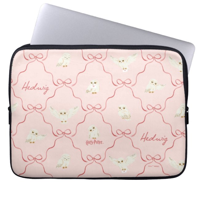 Hedwig Pink Ribbon Pattern Laptop Fodral (Framsidan)