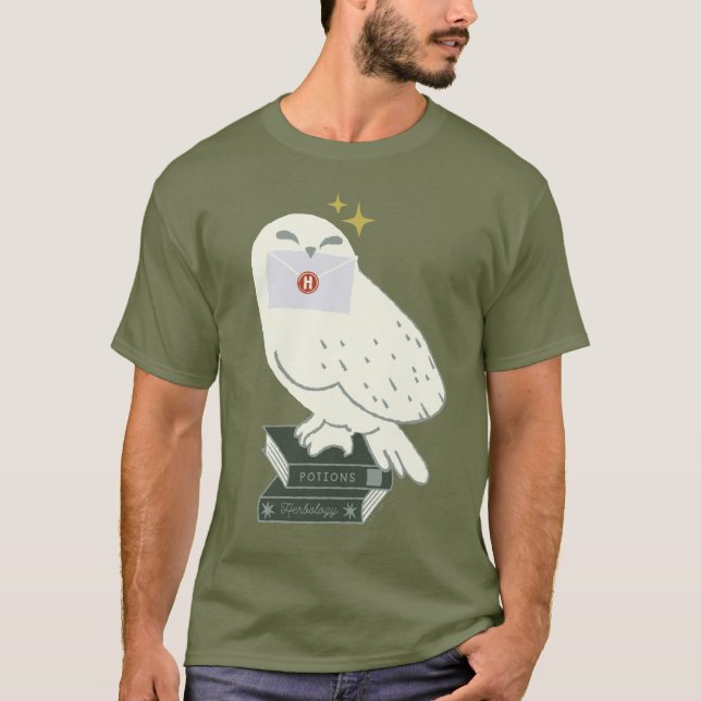 Hedwig With Letter Whimsical Drawing T Shirt (Framsida)