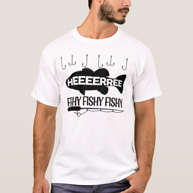 Heeeerrree Fishy Fishy Rolig Fisketräja för Abborr T Shirt (Framsida)