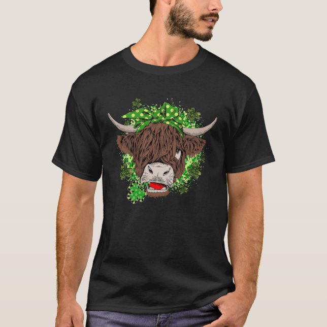 Heifer St Patrick s day Cow Shamrock Patricks day T Shirt (Framsida)