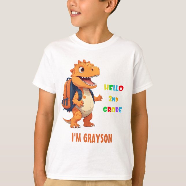 Hej 2:a klass-dinosaur med namn back to school t shirt (Framsida)
