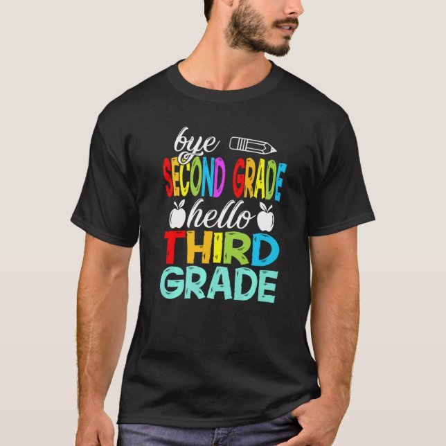 Hej 2:a Klass Hej tredje Klassen Här i Kom T Shirt (Framsida)