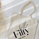 Hej 50 modern minimal elegant 50 födelsedag tygkasse<br><div class="desc">Hej femtio moderna,  minimala typografi,  enkel svart och vit femtionde födelsedagsfestens dekoration gynnar tack vare märkningen vin flaska. En del av en contemporary.</div>