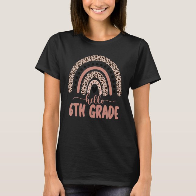 Hej 6e Klass-lärarna Cute Rainbow Leopard back T Shirt (Framsida)