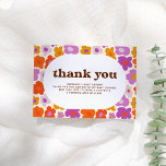 Hej Baby Retro Daisy Baby Shower Tack<br><div class="desc">Tack för orange- och lila-retro-babyduschen. Du har kort med en chic daisy-blomma av typen mönster och groovy. Kortets framsida har en baksida med blommönster med en vit oval övertäckning i mitten. Floery daisy mönster är en handdragen tecknad-stil mönster med fet färg för att matcha 70-talet hippie stil. Inuti ram finns...</div>