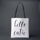 Hej Cutie Black Modern Calligraphy Polka dots Tygkasse<br><div class="desc">Snyggt och modern toteväska med modern kalligrafi och polka dots mönster. Den här motivationen till väskan blir perfekt som gåva. Hej cutie!</div>