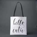 Hej Cutie Black Modern Calligraphy Polka dots Tygkasse<br><div class="desc">Snyggt och modern toteväska med modern kalligrafi och polka dots mönster. Den här motivationen till väskan blir perfekt som gåva. Hej cutie!</div>