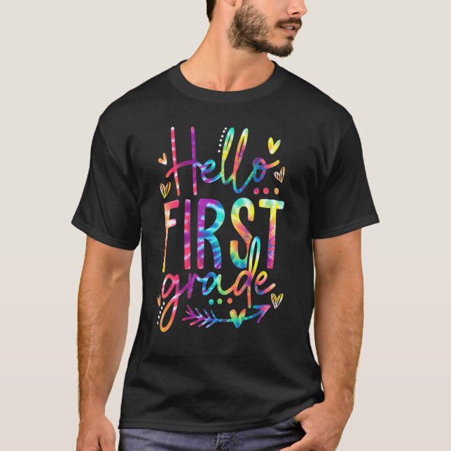 Hej First Klass Tie Dye Back to school Lärare S T Shirt (Framsida)