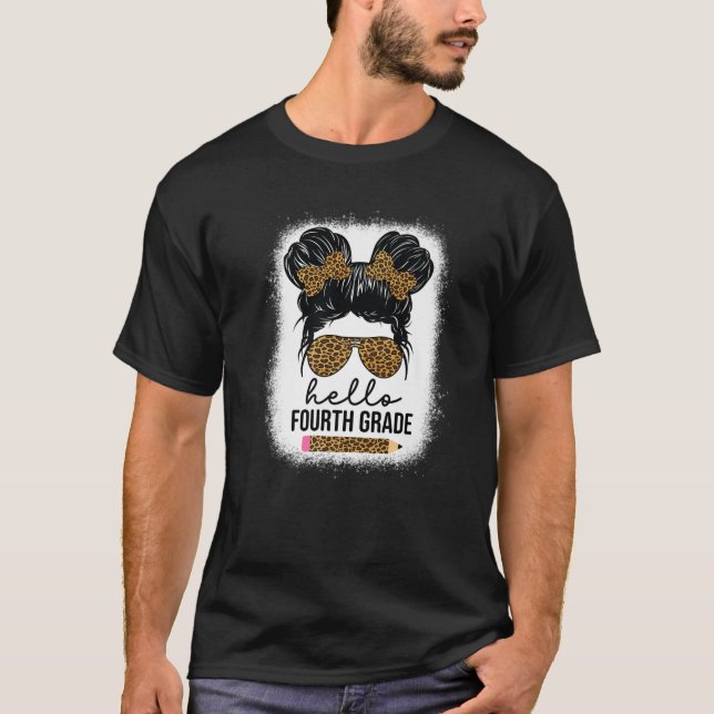 Hej Fjärde Klass Girls Kid Messy Bun Leopard Hej T Shirt (Framsida)