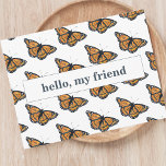 Hej Friend Monarch Butterfly Blank Vykort<br><div class="desc">Det här monarch butterfly-mönstrade vykortet är ett charmerande drag för din korrespondens. Med utrymme att anpassa ett budskap från kort, som "hej, min vän", blir det ett trevligt sätt att nå ut. Framsidan har en slående uppsättning monarkbutterflugor, som ger dig en trevlig bild av ditt meddelande. Under tiden ger den...</div>
