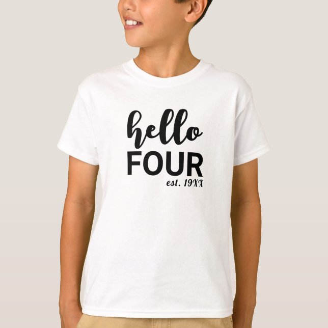 Hej Fyra Personliger Födelsedag T-Shirt (Framsida)