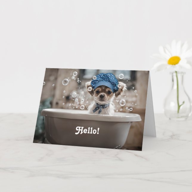 Hej Hi Cute Chihuahua Puppy Hund i en Bubble Bath Kort (Liten växt)