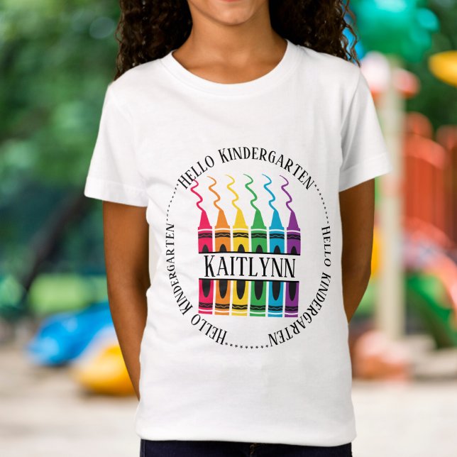 Hej Kindergarten Crayon Namn Design Anpassningsbar T Shirt (Skapare uppladdad)