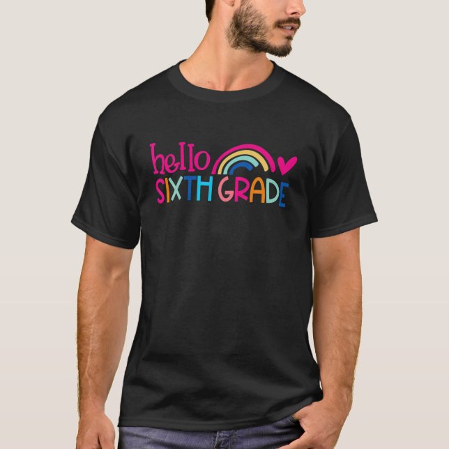 Hej sjätte Klass regnbåge 6e Klass Square tillbaka T Shirt (Framsida)