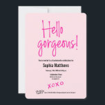 Hej snygging Pink XOXO möhippa Inbjudningar<br><div class="desc">Fira bruden med vår anpassningsbara inbjudan Hello Gorgeous Pink XOXO Bachelorette. Inbjudan utstrålar charm och spänning med en livfull rosa färgpalett och ett lekfullt "Hello Gorgeous"-meddelande. Anpassa detaljerna för att passa möhippefestens tema och lägg till en personlig touch för att göra evenemanget riktigt speciellt.</div>